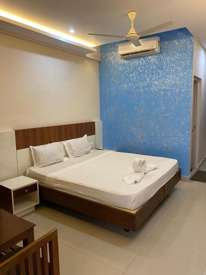 Issacs Regency Sultan Bathery Exterior foto