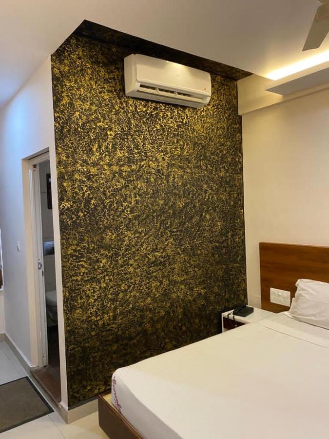 Issacs Regency Sultan Bathery Exterior foto