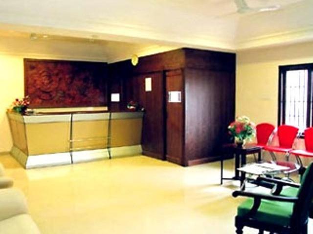 Issacs Regency Sultan Bathery Exterior foto
