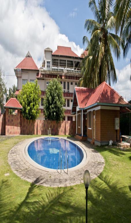 Issacs Regency Sultan Bathery Exterior foto